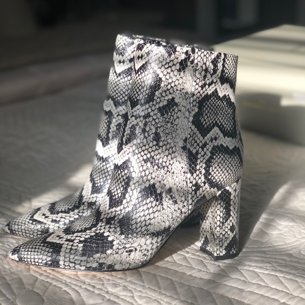 Beautiful Marc Fisher bone and black snake ankle boots